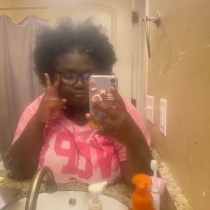 Meet your Posher, Andrea